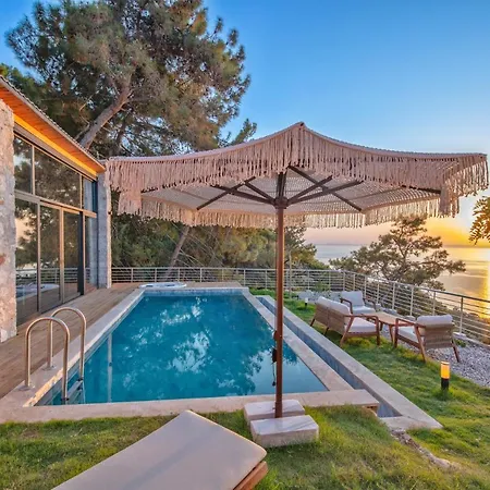 La Luna Faralya Villa *